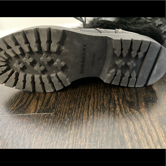 Burberry boots - Picture 2 of 4